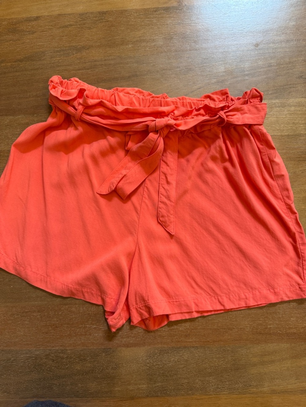 Francesca’s Sz M/L Dizzy Coral High-Waist Paperbag Shorts with Tie